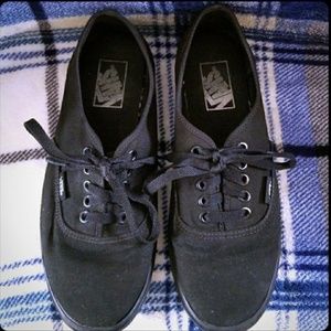 Vans Lo Pro Unisex Canvas Lace Up Black Sneakers